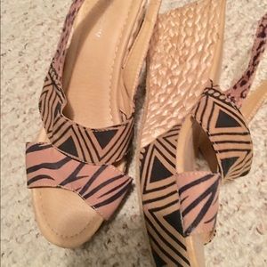Animal print slide on wedge. Minor wear