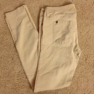 Khaki colored skinny jeans