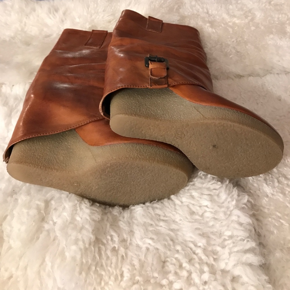 Geste brown/tan leather platform boots, size 7. - Picture 3 of 8