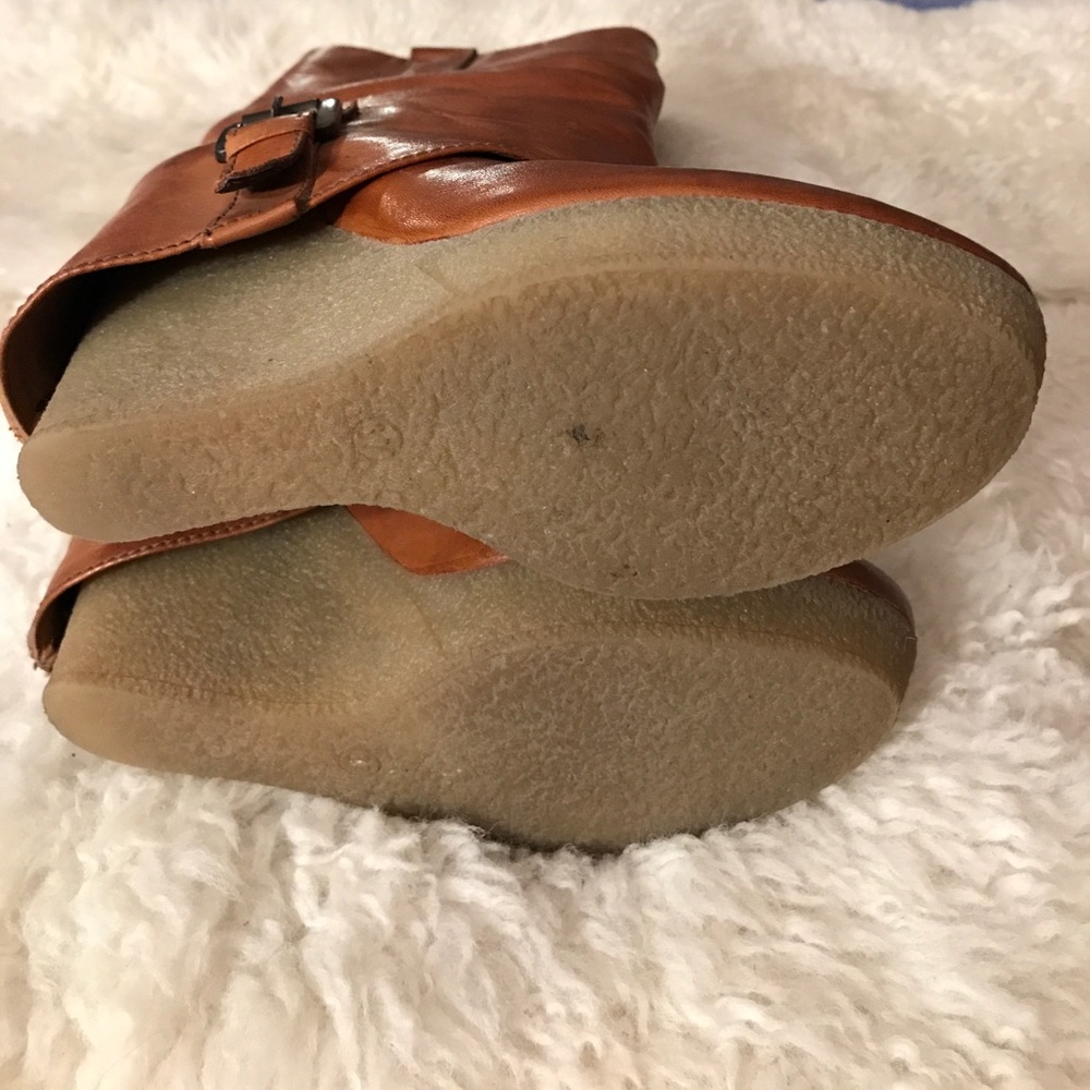 Geste brown/tan leather platform boots, size 7. - Picture 4 of 8