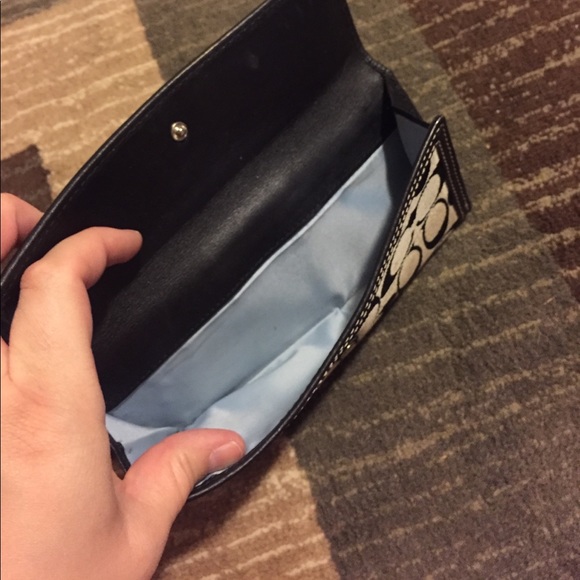Black and grey coach wallet - Picture 3 of 3
