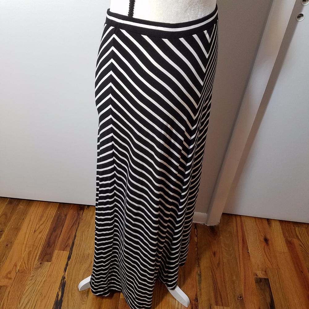 Grace Chevron Maxi Black & White Skirt - Picture 2 of 6