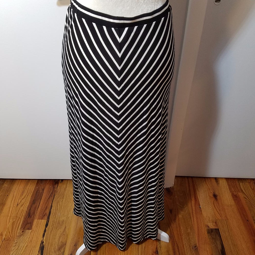 Grace Chevron Maxi Black & White Skirt - Picture 3 of 6