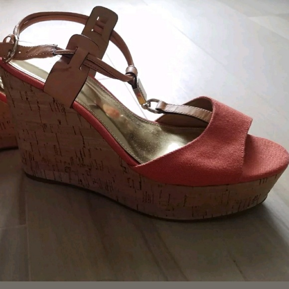 coach size 9 orange and tan wedge, worn once!! - Picture 4 of 4