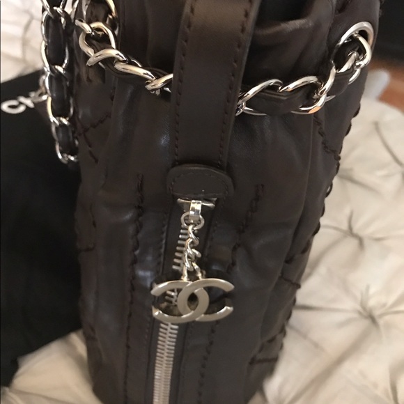 Authentic Chanel expandable tote. - Picture 3 of 10