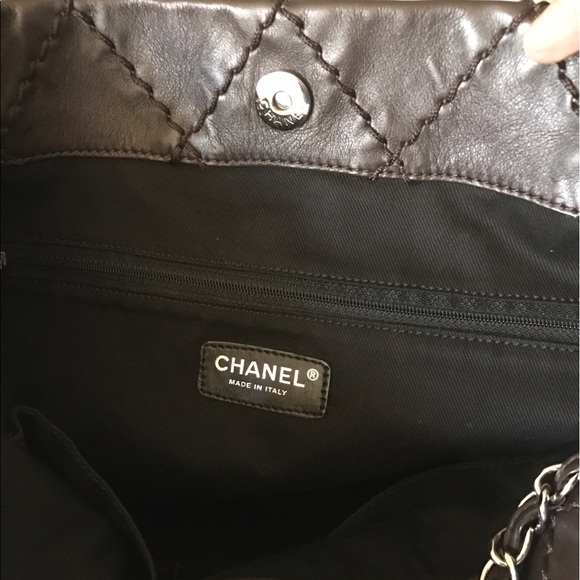 Authentic Chanel expandable tote. - Picture 4 of 10
