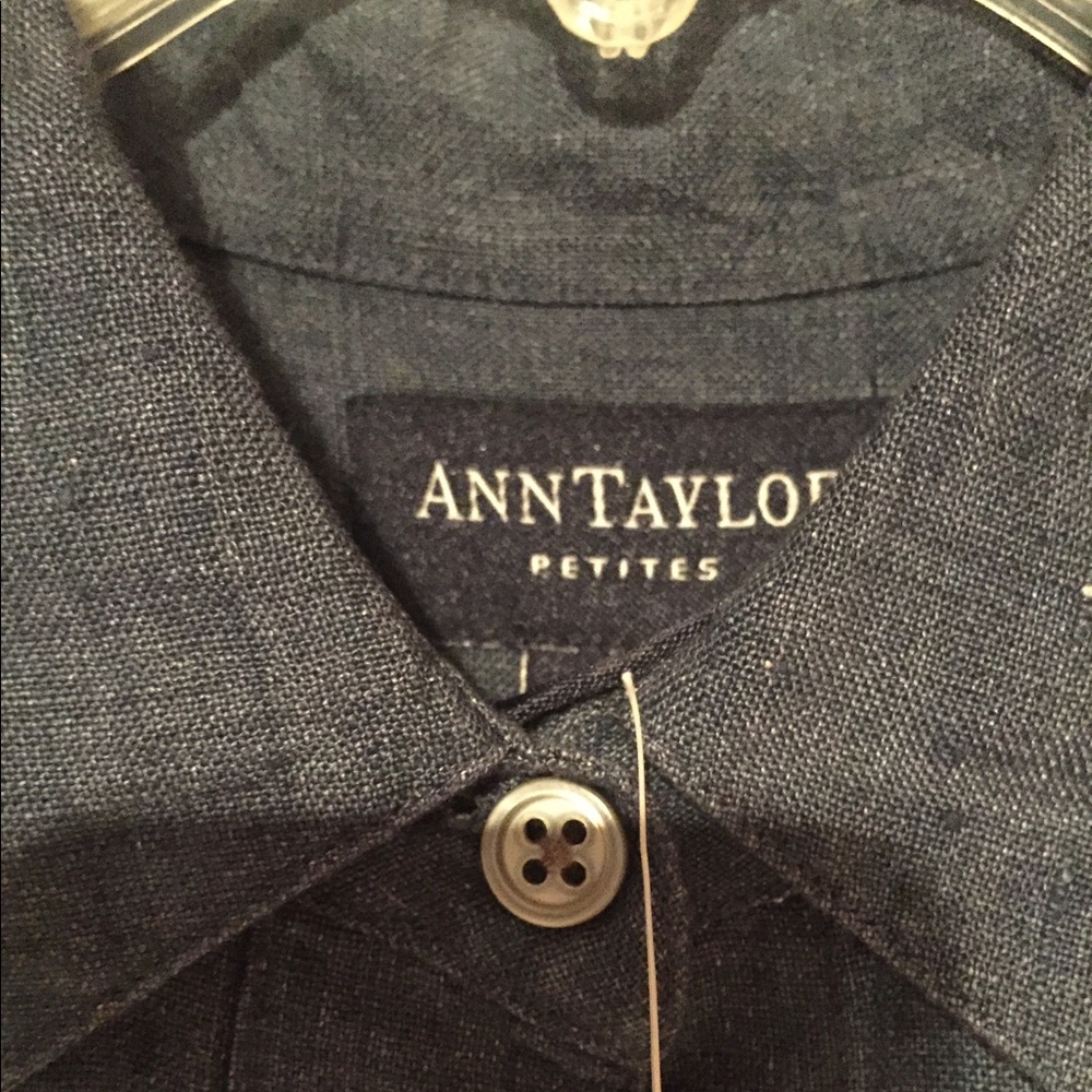 😍Button down 👚 - Picture 2 of 2