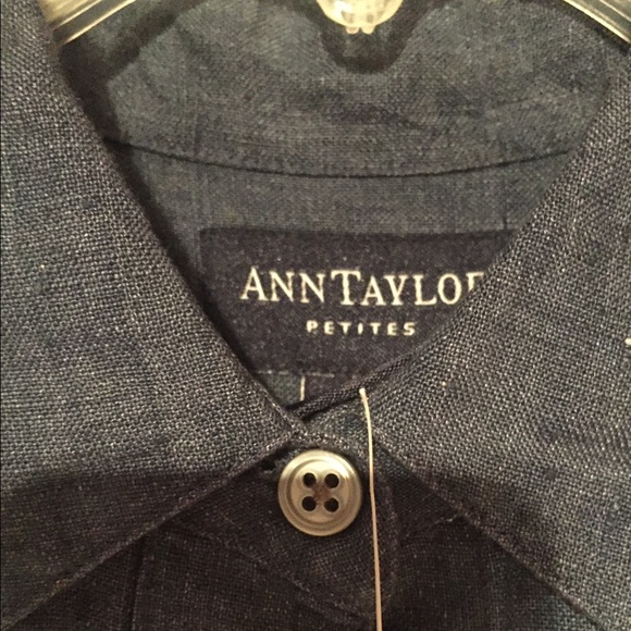 😍Button down 👚 - Picture 2 of 2