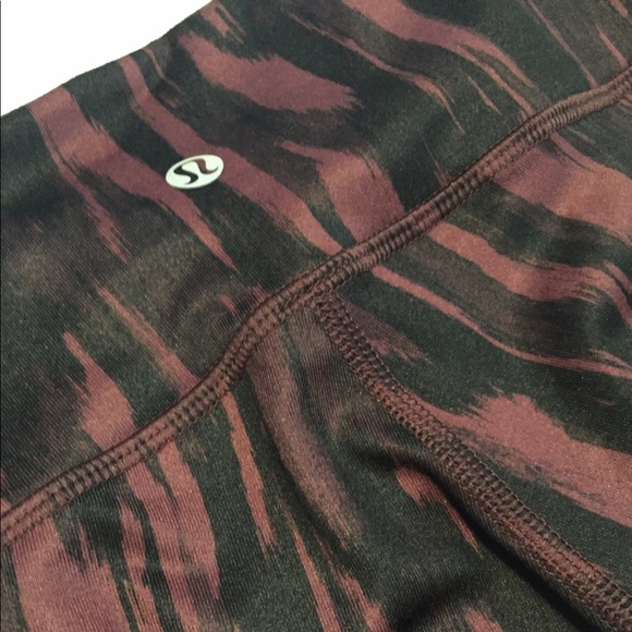 • Lululemon Athletica • - Picture 3 of 5