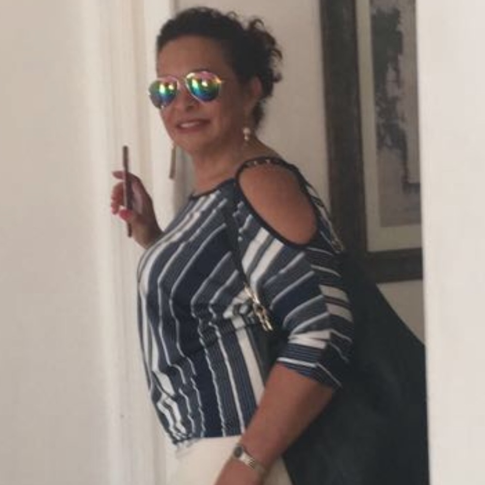 Meet your Posher, Julia