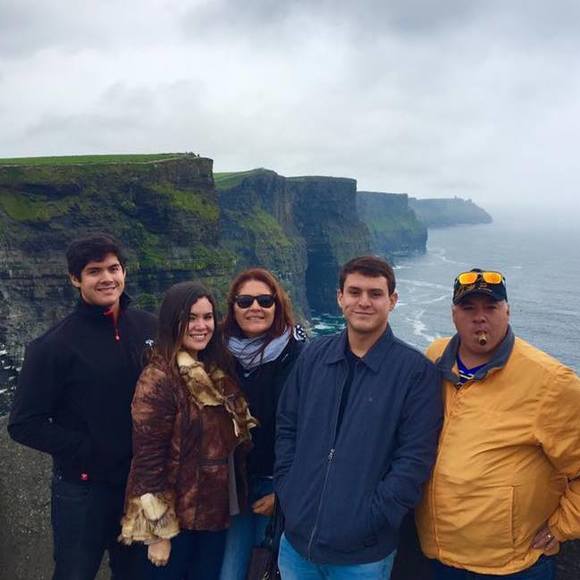 Meet your Posher, Enrique - Picture 1 of 1