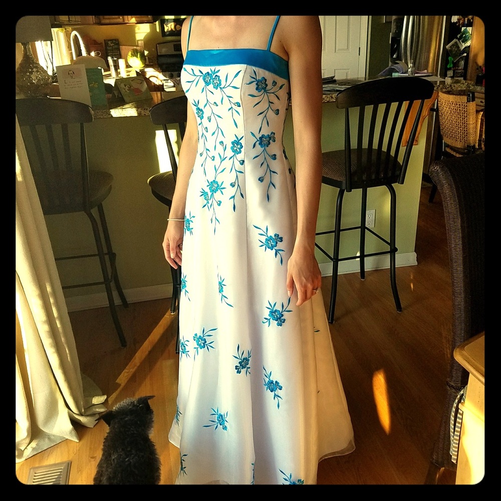Morgan & Co White/Blue Dress