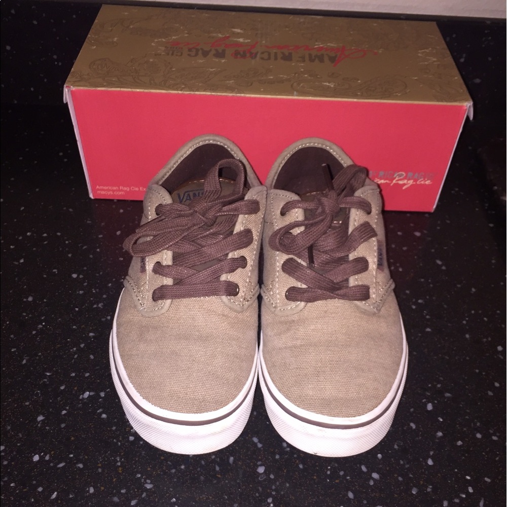 Khaki Vans Atwood Delux, Boys Size 4