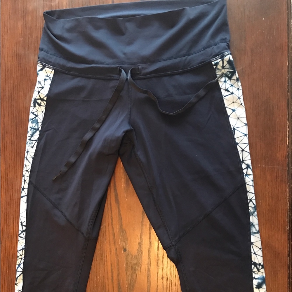 7/8 Retreat Lululemon pants in Deep Navy Blue