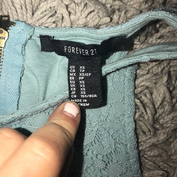 Forever 21 crop top - Picture 2 of 3