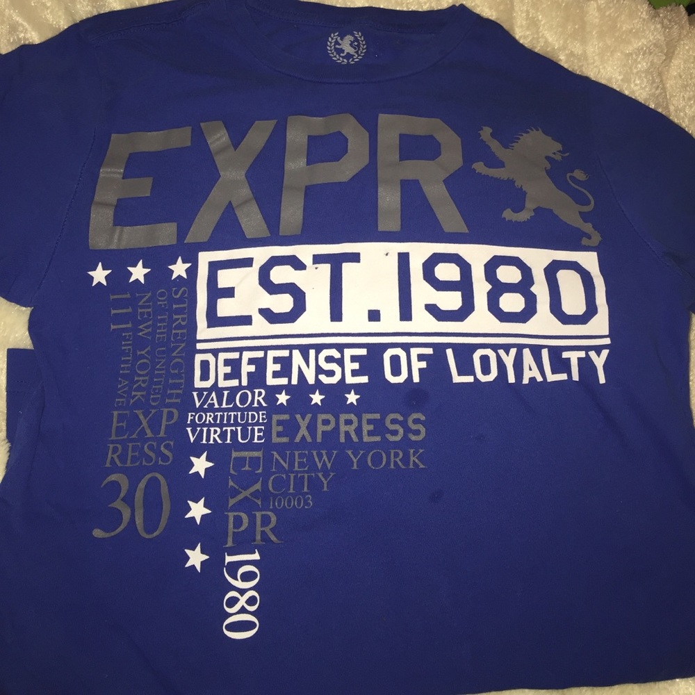 Young man Express t-shirt