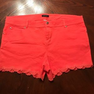 Crochet trim shorts.