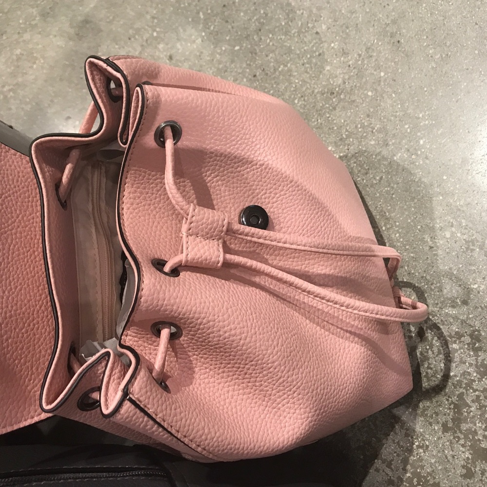 Pink/black backpack - Picture 6 of 7