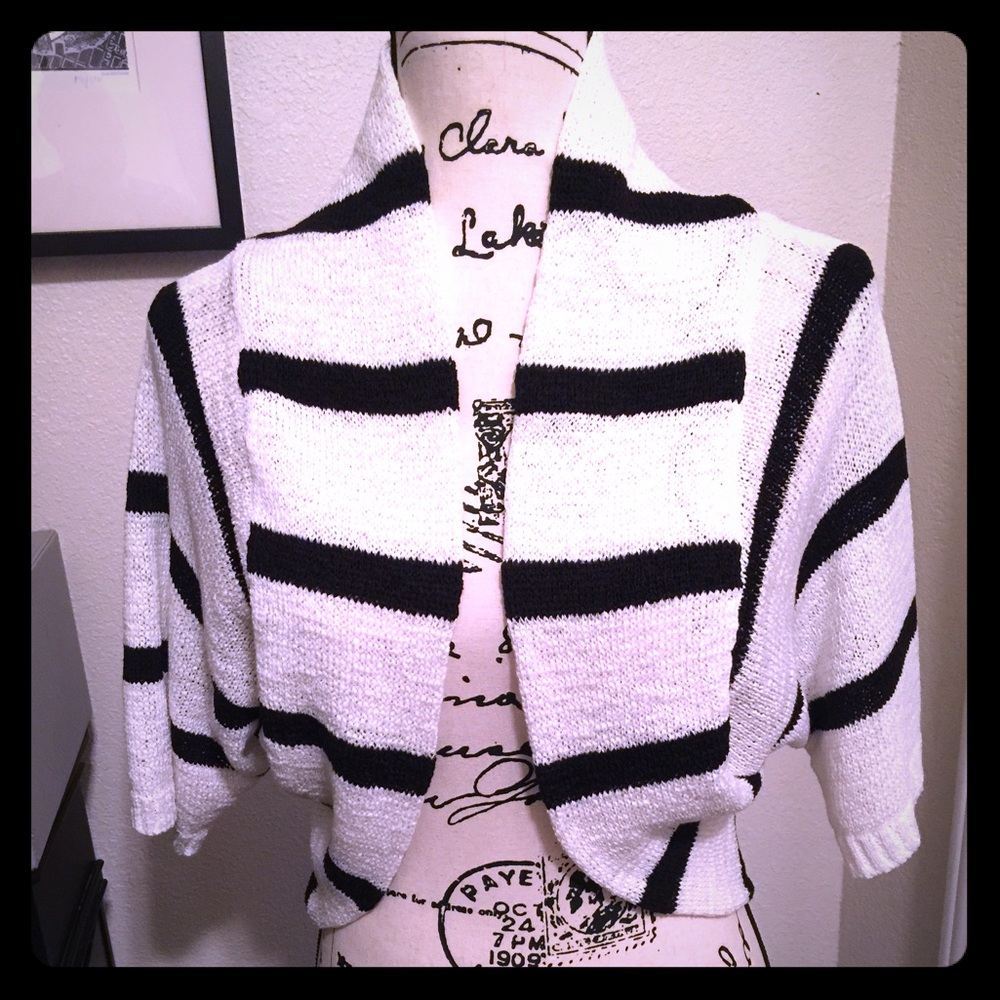 Karen Kane Shrug NWT