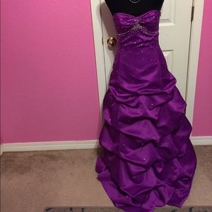 Formal / prom dress