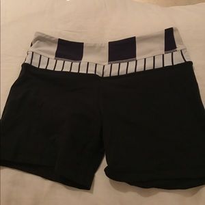 Lululemon spandex shorts size 6
