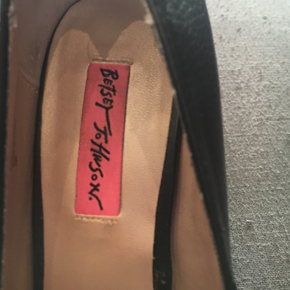 Betsey Johnson Shoes - Picture 6 of 8