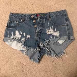 Signature 8 jean shorts