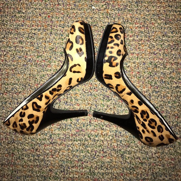 Cheetah print Alfani heels - Picture 2 of 4