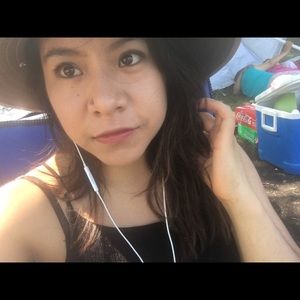 Meet your Posher, Ana