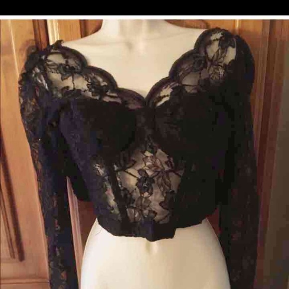 Tops - Sexy lace crop top with built in bra cup; festival