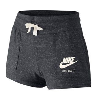 NOWT Nike vintage shorts