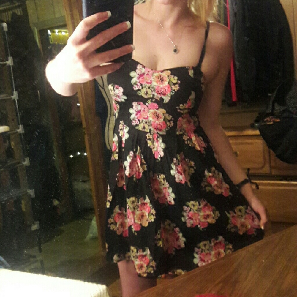 Floral Dress - Picture 3 of 5