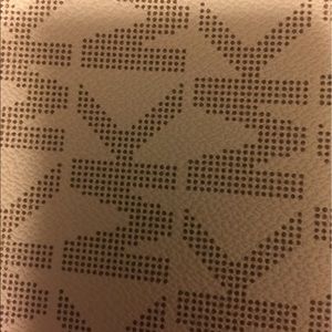 Meet your Posher, Raveen