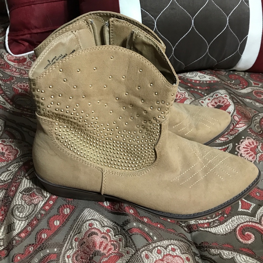 Ankle boots