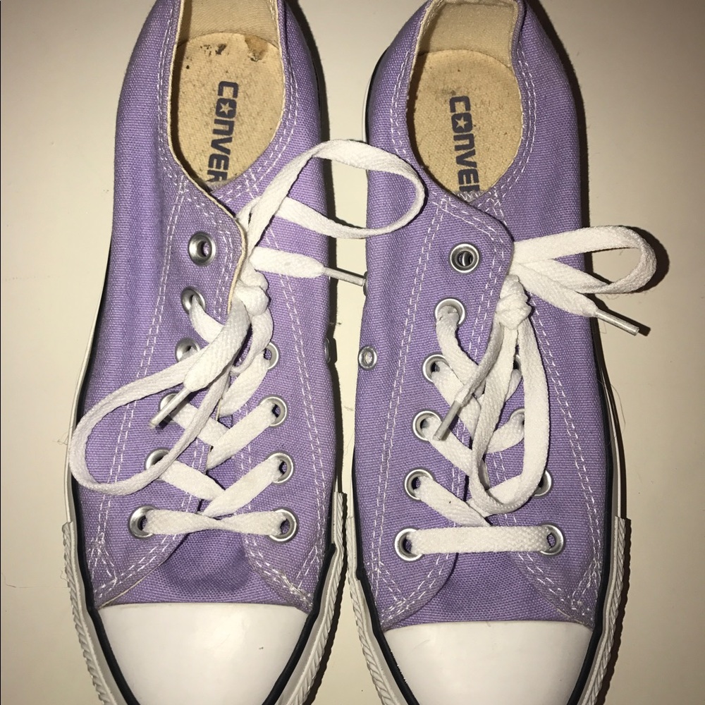 *SOLD* BARELY WORN Light purple converse