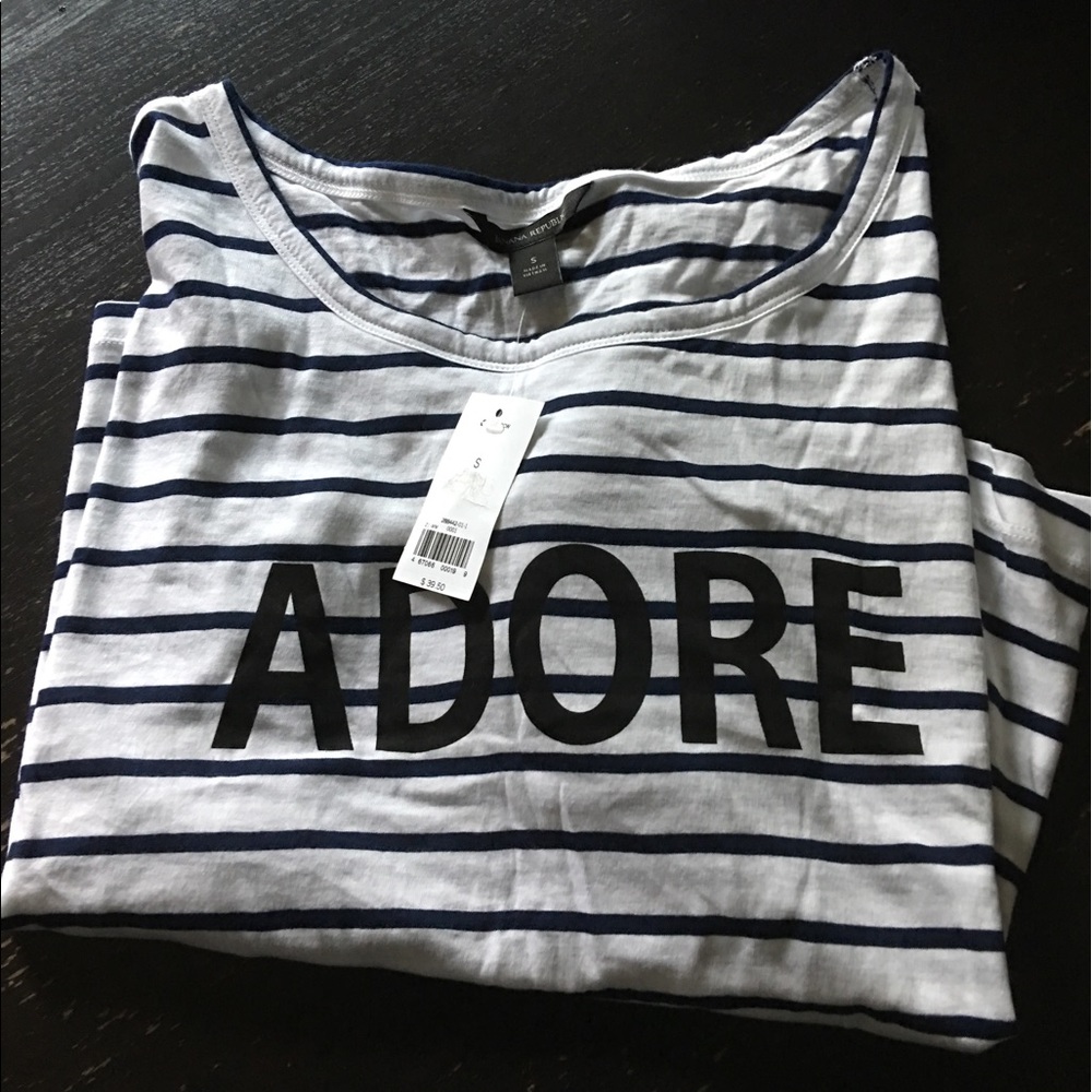 Banana republic T shirt NEW size s

Quote:   Adore