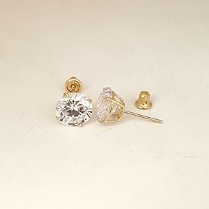 14k Gold 7mm round cut stud Earring with zirconia