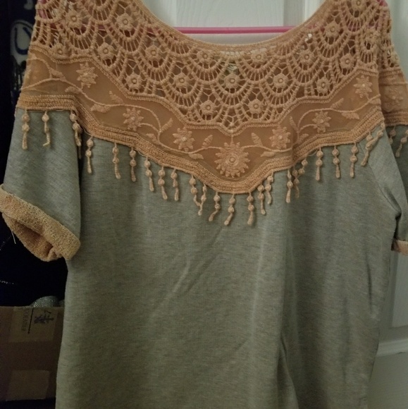 BKE Tops - Gimmicks shirt