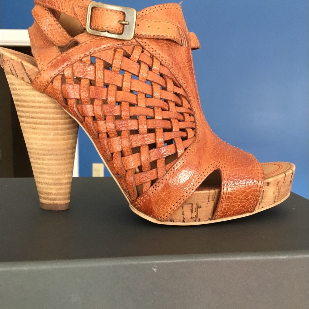 Open toe heeled Sandals