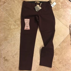 Democracy size 8 nwt wine freedom ankle skimmer