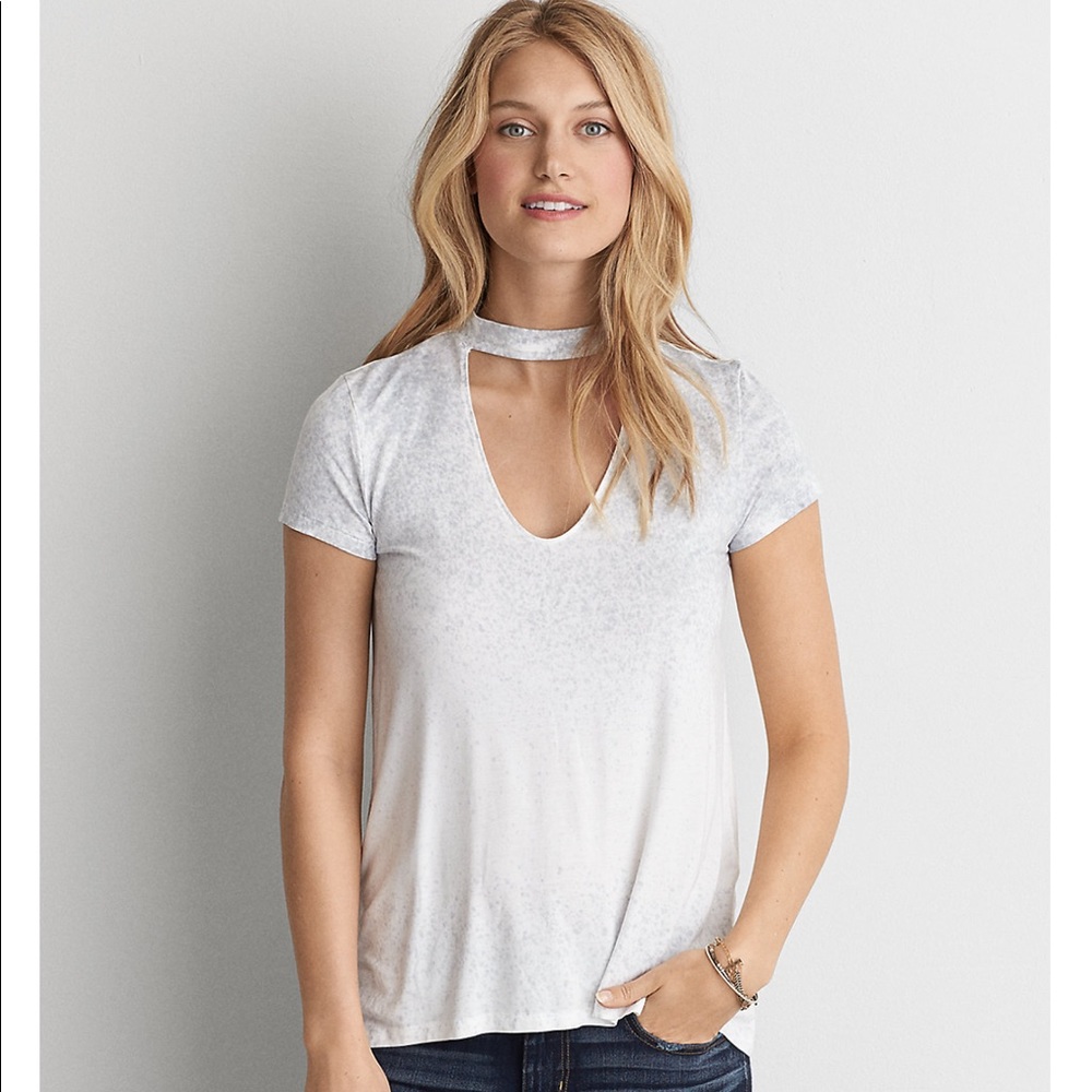Women's AE choker tshirt