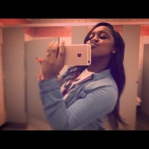 Meet your Posher, Alissa