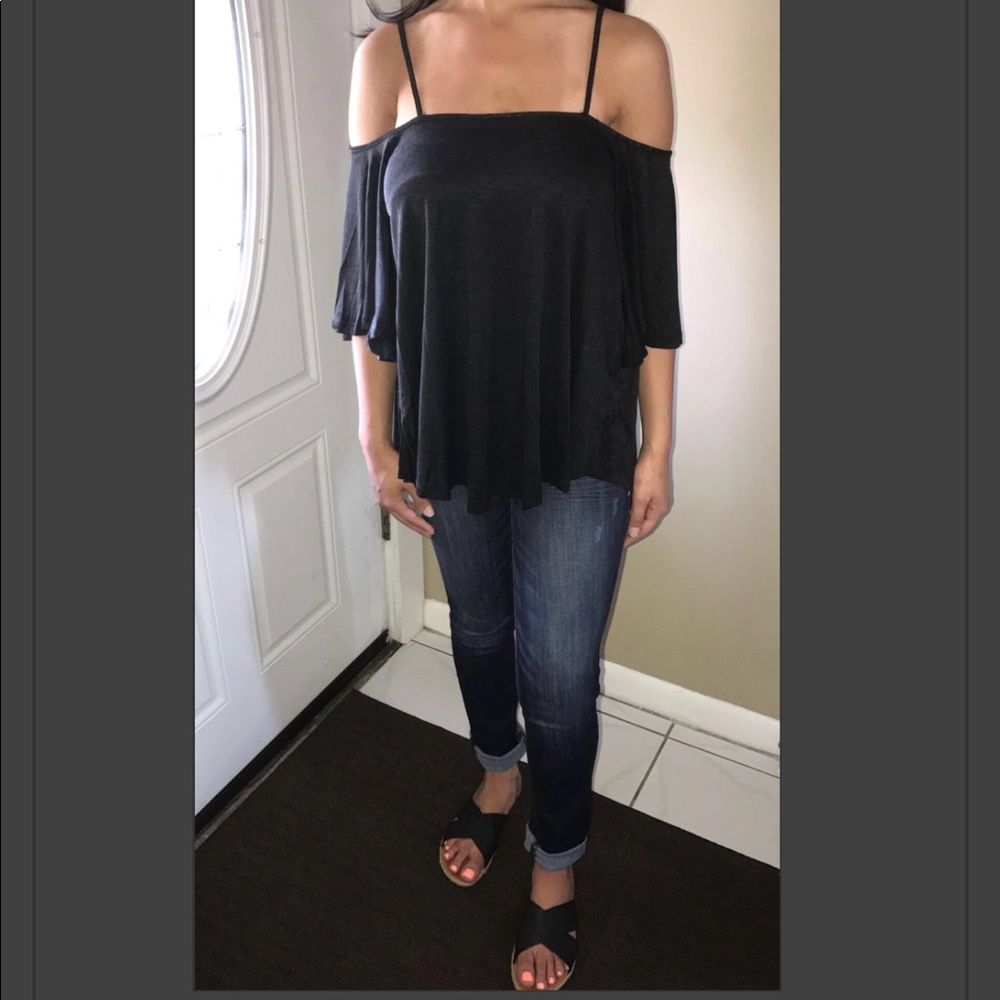 Shoulder Top!🖤