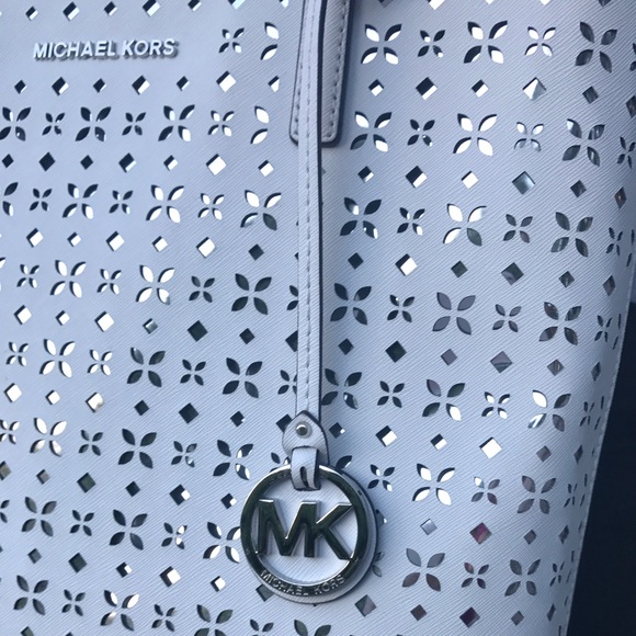 SOLD 💢 Michael Kors Hayley - Large Tote - Picture 5 of 8