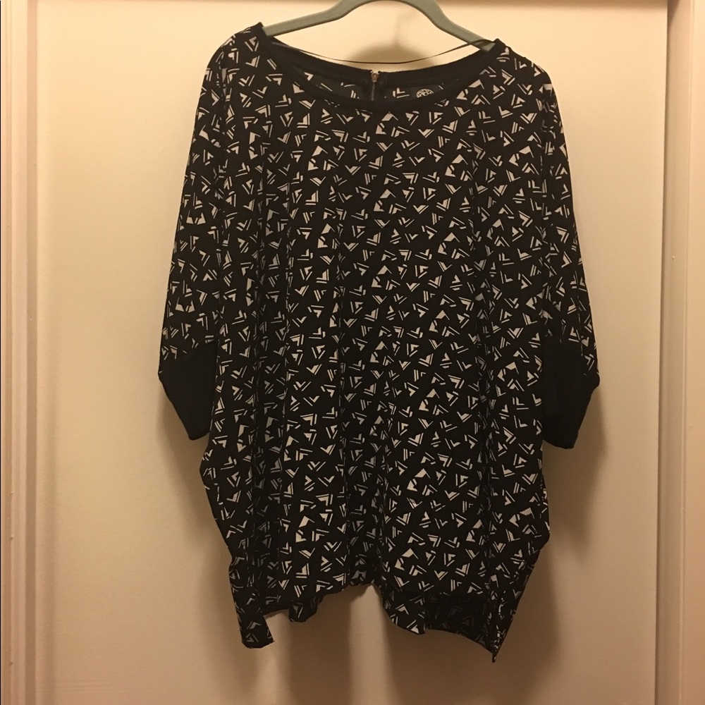 large (runs VERY big!) bobeau top with fun pattern