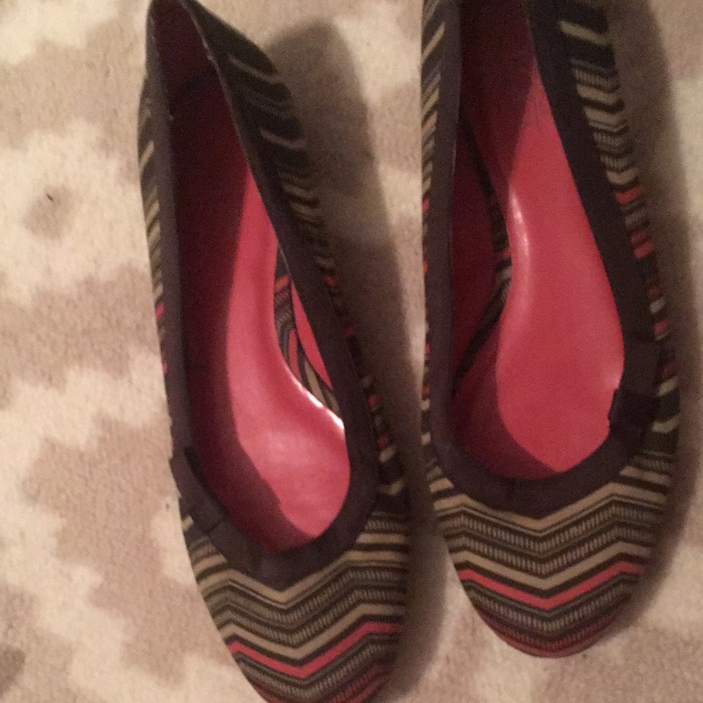 Barley used Ann Taylor Loft flats.