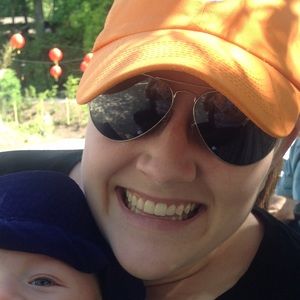 Meet your Posher, April