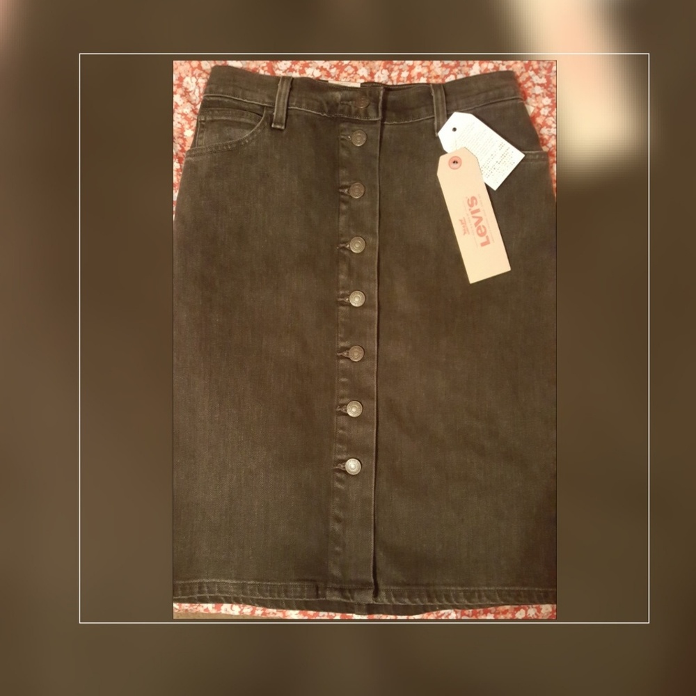 SOLD Levi's NWT high waist button up jean skirt