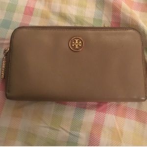 Pre loved tory burch wallet