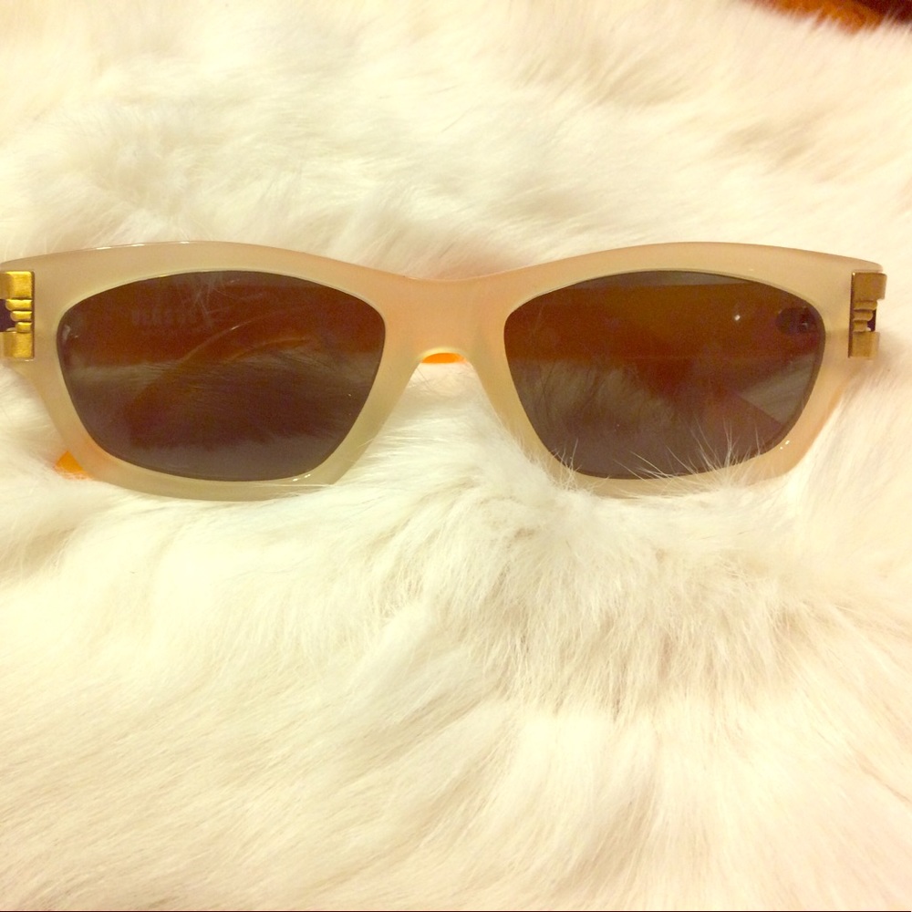Versus sunglasses authentic💕